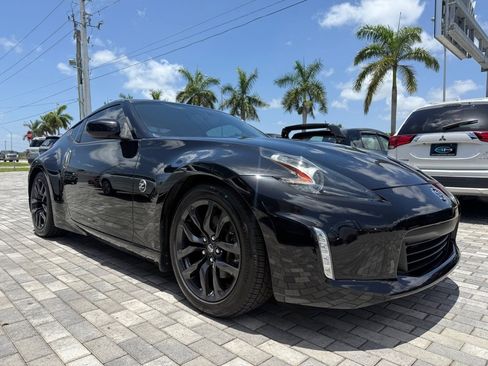 Used 2018 Nissan 370Z Touring image 1