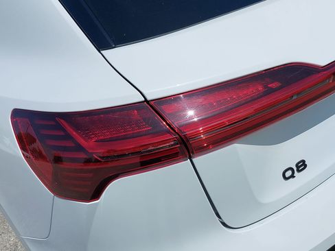 Used 2024 Audi Q8 e-tron Premium Plus w/ Premium Plus Package AWD/4WD image 38