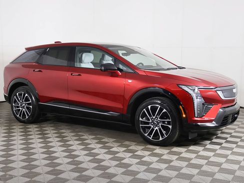 Used 2026 Cadillac Optiq Sport 1 w/ LPO, Floor Liner Package AWD/4WD image 17