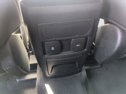 Used 2024 Ford Explorer XLT w/ Equipment Group 202A RWD image 17