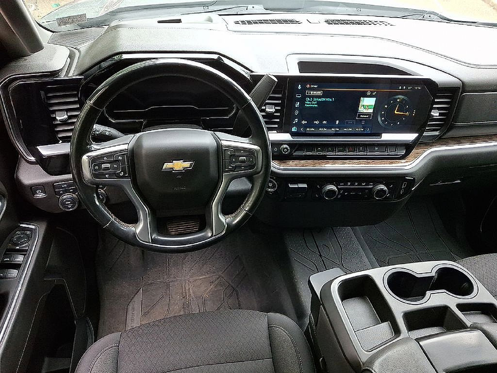 Used 2023 Chevrolet Silverado 1500 LT w/ Convenience Package II AWD/4WD image 11