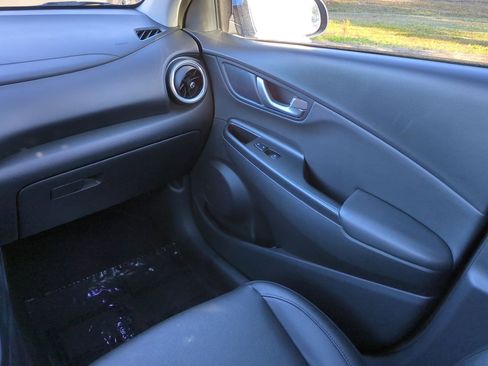 Certified 2022 Hyundai Kona Limited image 17