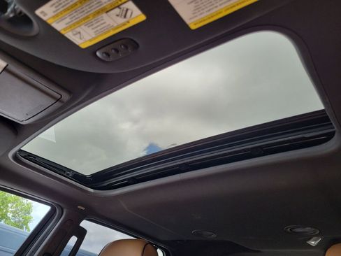 Used 2012 Lincoln Navigator 2WD image 40