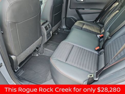 Used 2025 Nissan Rogue SV AWD/4WD image 34