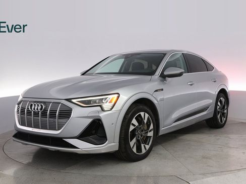 Used 2022 Audi e-tron Premium Plus image 2