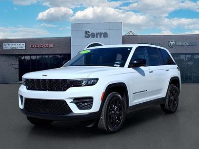 Used 2025 Jeep Grand Cherokee Altitude