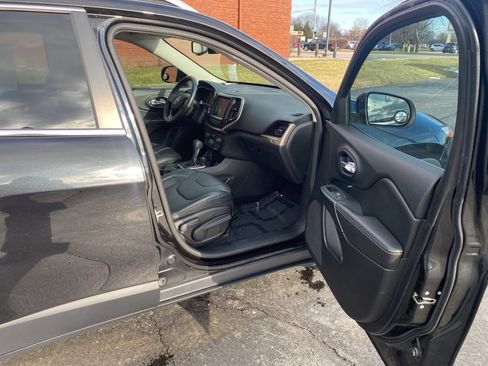 Used 2015 Jeep Cherokee Limited w/ Luxury Group image 18