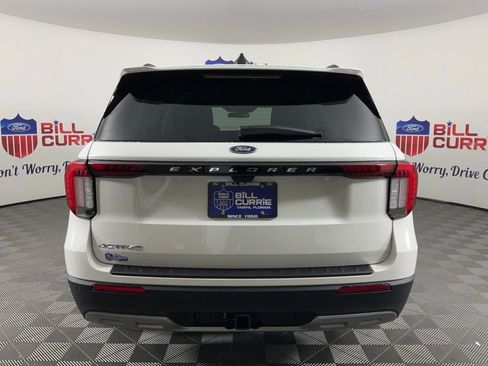 New 2026 Ford Explorer Active RWD image 4