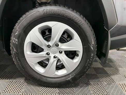 Used 2024 Toyota RAV4 LE AWD/4WD image 29