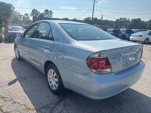Used 2005 Toyota Camry LE FWD image 5