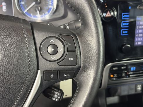 Used 2017 Toyota Corolla SE image 28