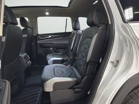 New 2026 Volkswagen Atlas Peak Edition AWD/4WD image 32
