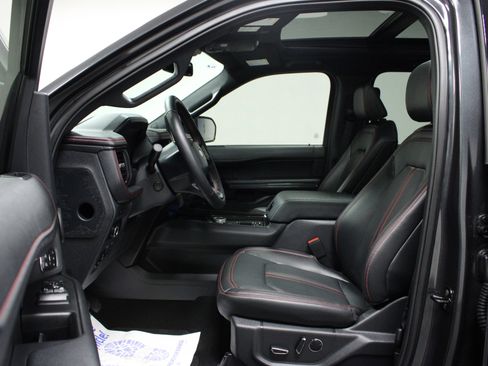 Used 2024 Ford Expedition Limited image 12