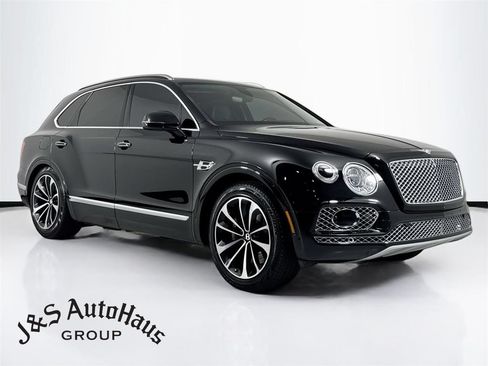 Used 2018 Bentley Bentayga AWD/4WD image 1