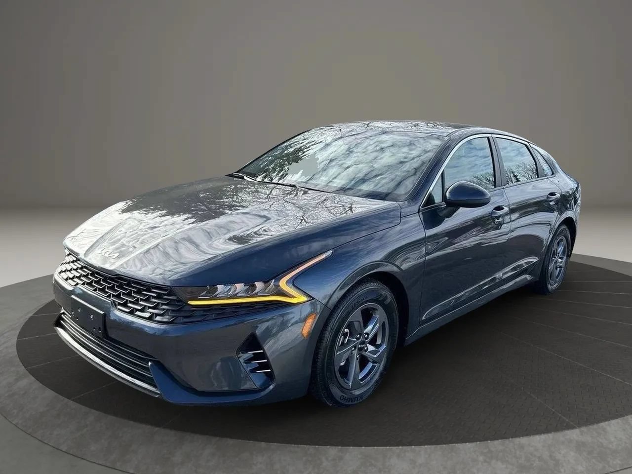 Used 2023 Kia K5 LXS FWD image 2