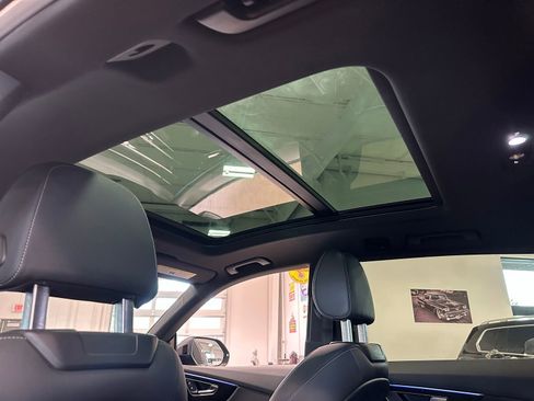 Used 2023 Audi Q8 Premium Plus w/ Premium Plus Package image 35