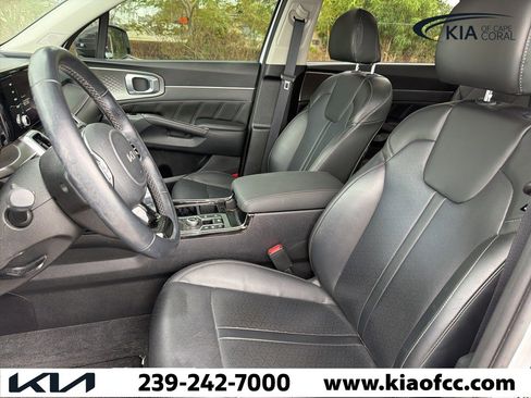 Used 2022 Kia Sorento SX image 3