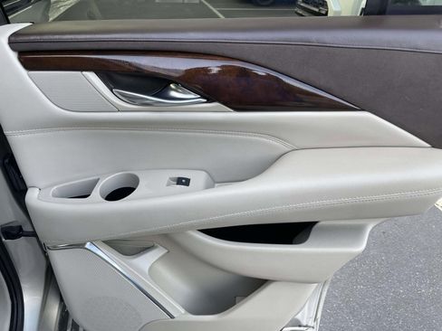 Used 2016 Cadillac Escalade Premium image 39