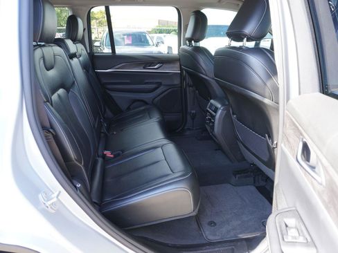 Used 2024 Jeep Grand Cherokee Limited RWD image 42