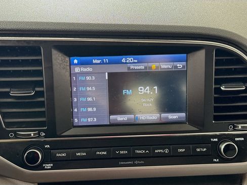 Used 2018 Hyundai Elantra SEL image 16