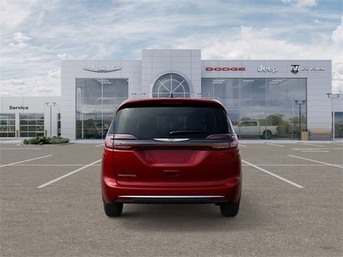 New 2026 Chrysler Pacifica Select image 7