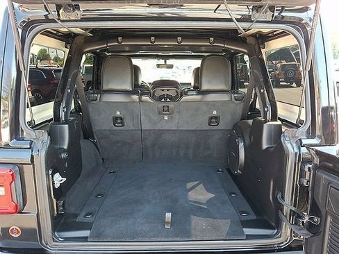 Used 2021 Jeep Wrangler Unlimited Sahara AWD/4WD image 31