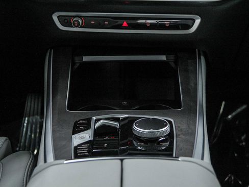 Used 2025 BMW X5 sDrive40i w/ Premium Package image 14