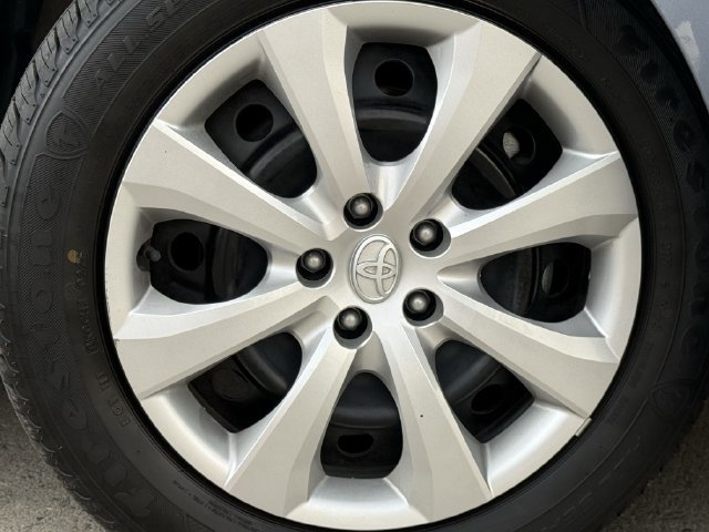 Used 2025 Toyota Corolla LE FWD image 10