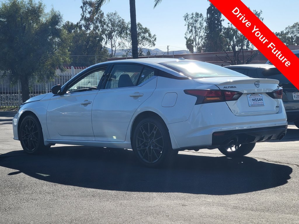 Used 2025 Nissan Altima 2.5 SR AWD/4WD image 3
