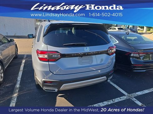 Used 2023 Honda Pilot Elite image 3