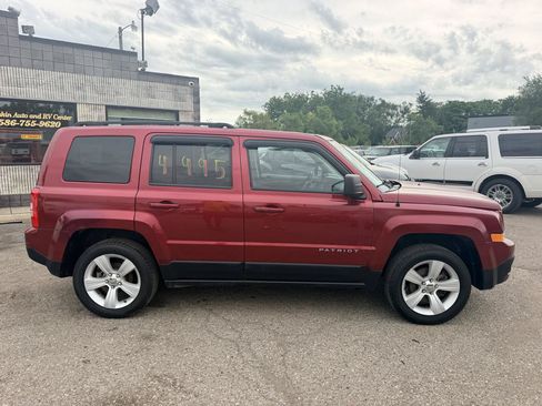 Used 2016 Jeep Patriot Latitude AWD/4WD image 7