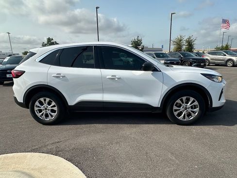 Used 2023 Ford Escape Active w/ Tech Pack #1 AWD/4WD image 3