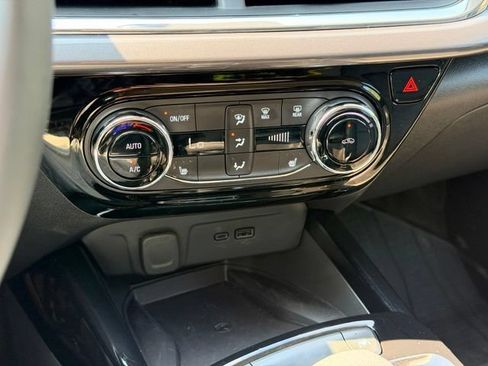 Used 2026 Chevrolet Trax ACTIV w/ Sunroof Package FWD image 15