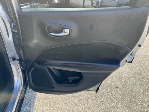 Used 2019 Jeep Compass Trailhawk w/ Cold Weather Group image 46