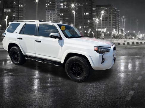 Used 2021 Toyota 4Runner SR5 Premium w/ Moonroof Package AWD/4WD image 8