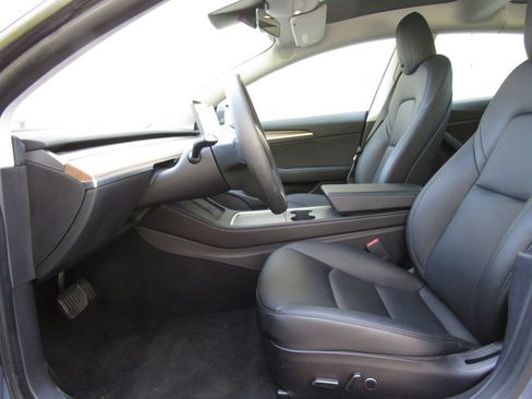 Used 2022 Tesla Model 3 RWD image 9