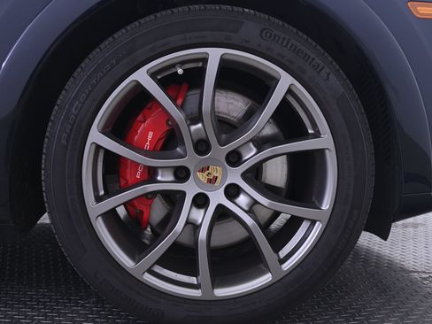 Certified 2023 Porsche Cayenne GTS AWD/4WD image 14