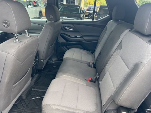 Used 2023 Chevrolet Traverse LT w/ Midnight/Sport Edition image 8