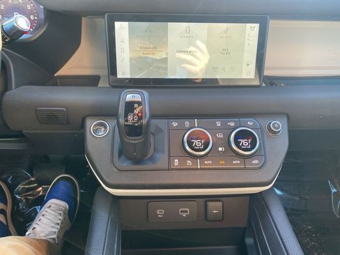 Used 2021 Land Rover Defender 90 X-Dynamic S image 13