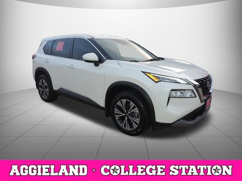 Certified 2023 Nissan Rogue SV FWD image 3