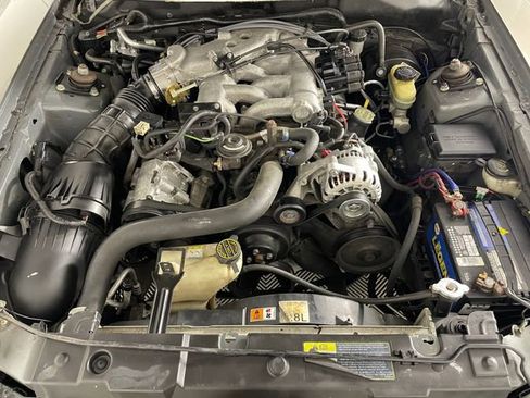 Used 2001 Ford Mustang Coupe image 18