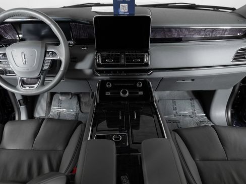 Used 2021 Lincoln Navigator Reserve w/ Cargo Convenience Package image 37