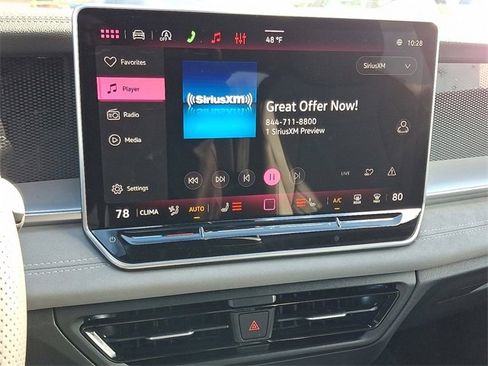 New 2026 Volkswagen Tiguan SE R-Line image 9