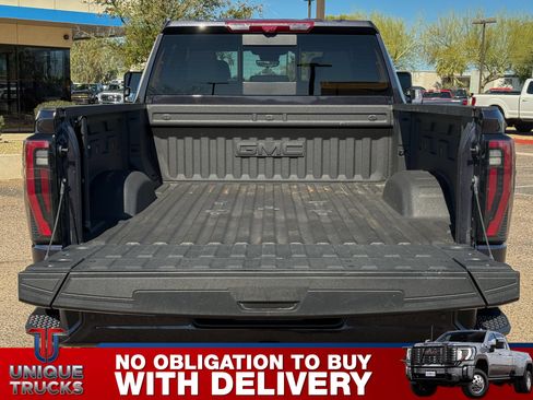 Used 2025 GMC Sierra 2500 AT4 w/ AT4 Premium Plus Package AWD/4WD image 10