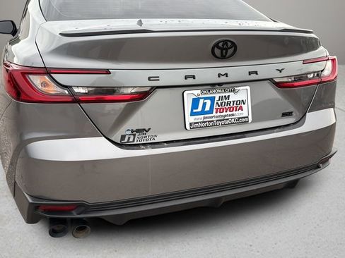Used 2025 Toyota Camry SE w/ Convenience Package FWD image 12