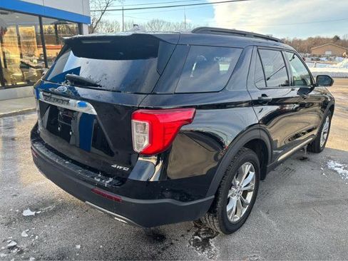 Used 2022 Ford Explorer XLT w/ Equipment Group 202A image 10