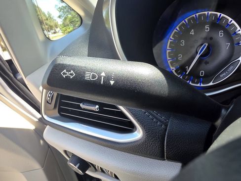Used 2018 Chrysler Pacifica Limited FWD image 25
