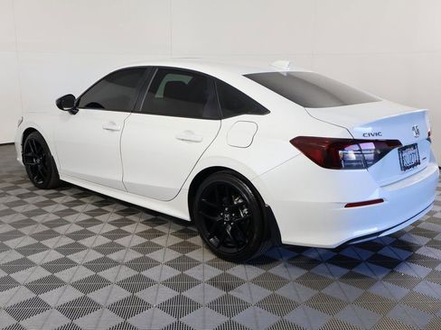 Used 2025 Honda Civic Sport image 4
