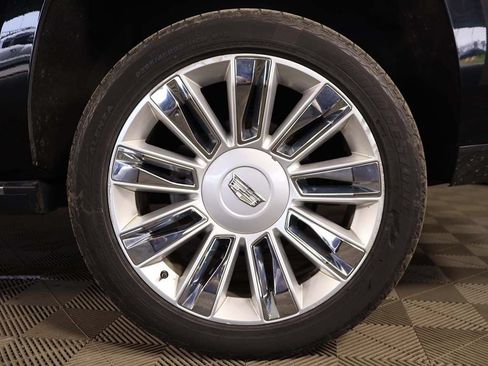 Used 2020 Cadillac Escalade Platinum AWD/4WD image 25