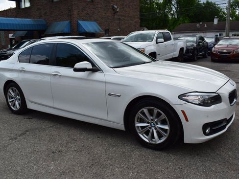Used 2015 BMW 528i xDrive Sedan AWD/4WD image 4